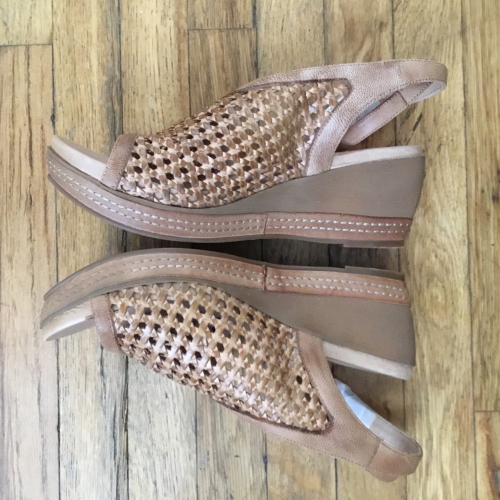 NIB Tyla leather platform sandals - Picture 8 of 12